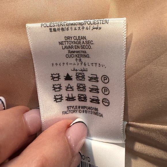 BCBGMaxAzria Women's Blazer in Bare Pink NWT - Picture 7 of 10